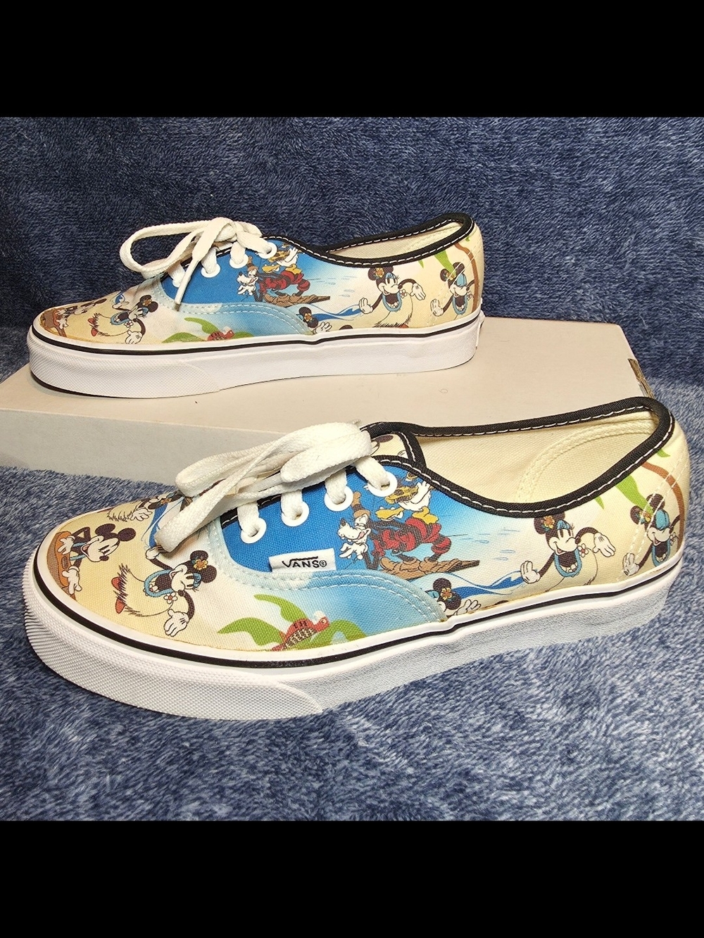 Disney x Vans Authentic 'Mickey Mouse Aloha' sneakers - Picture 1 of 7